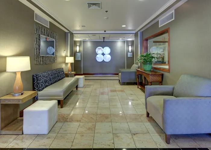 Holiday Inn Express Hotel & Suites Emporia By Ihg