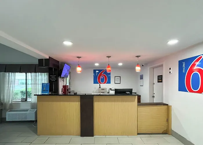 Super 8 By Wyndham Aberdeen Southern Pines