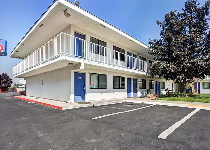 Motel 6-Medford, Or