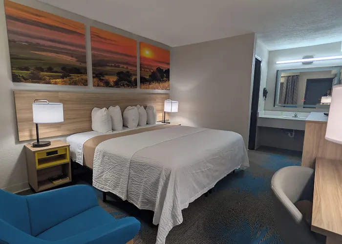Days Inn By Wyndham Champaign/Urbana