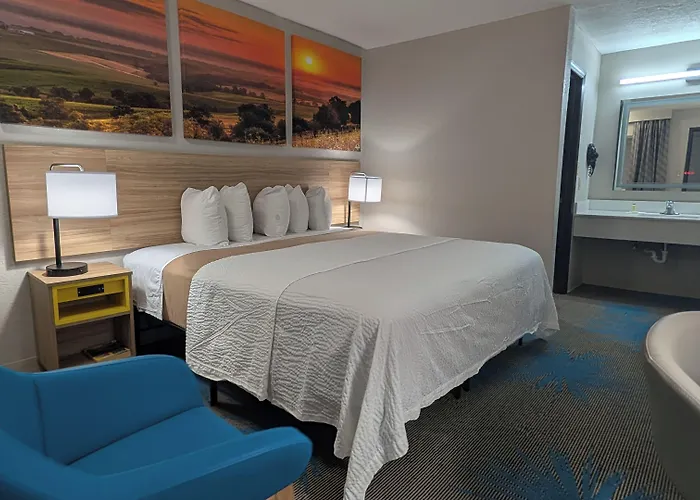Days Inn By Wyndham Champaign/Urbana