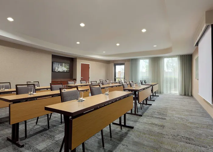 Courtyard By Marriott Roseville Galleria Mall/Creekside Ridge Drive