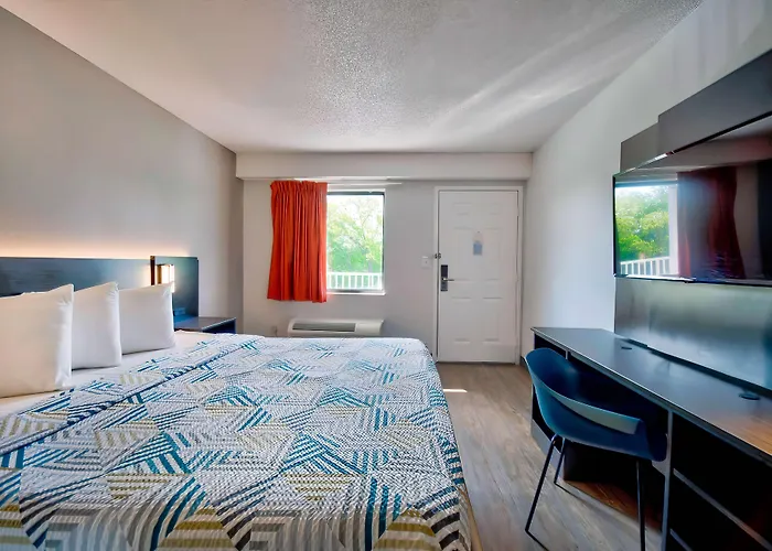 Motel 6-Warren, Mi - Detroit East