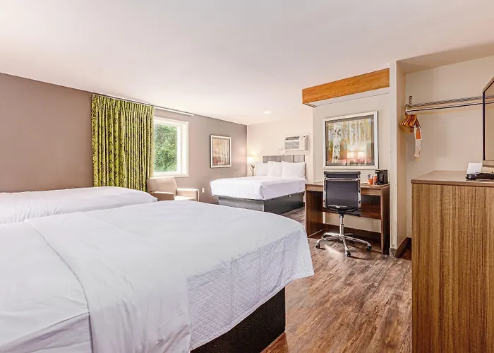 Econo Lodge Cherokee Near Island Park