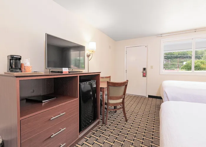 Econo Lodge Cherokee Near Island Park