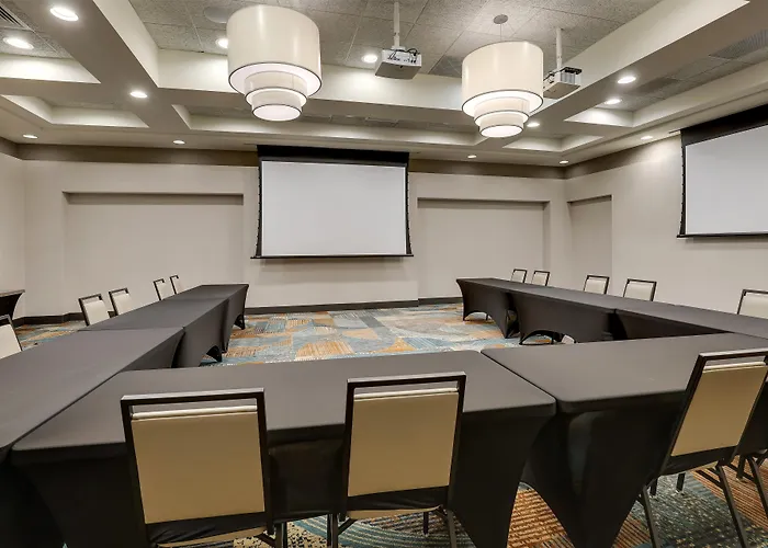 Drury Inn & Suites Dayton North