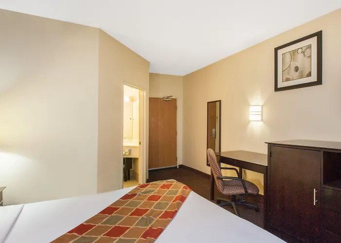 Travelodge By Wyndham Romulus Detroit Airport