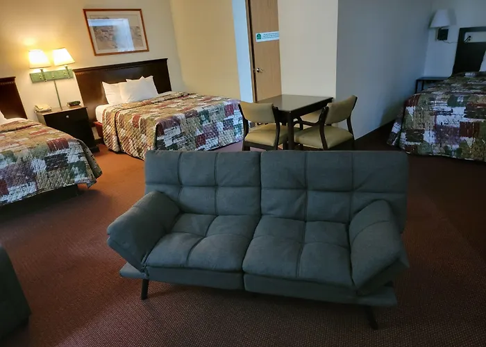 Wamego Inn And Suites
