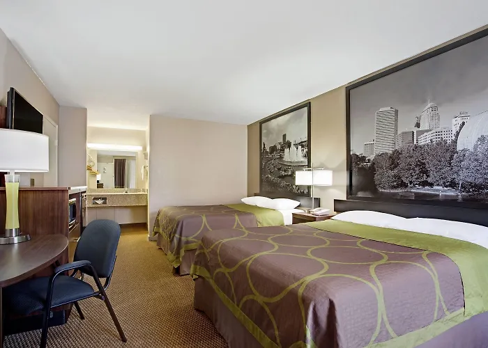 Super 8 By Wyndham Oklahoma/Frontier City