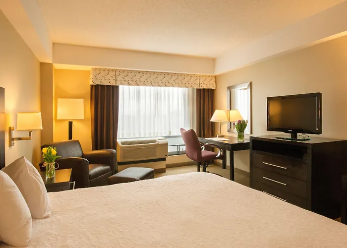 Hampton Inn & Suites Boston Crosstown Center