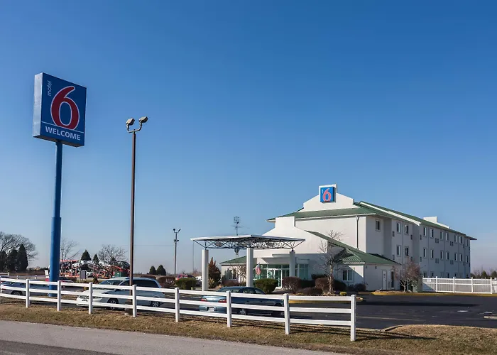 Motel 6 Dale, Indiana Near Holiday World And Splashing Safari#Central Time #I64 Highway