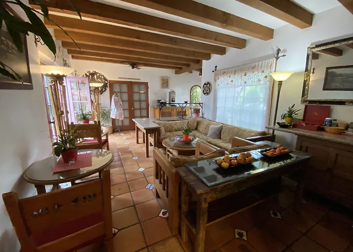 Villa Rosa Inn
