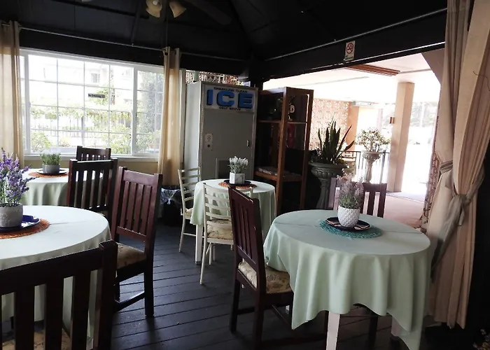 Stanford Motor Inn