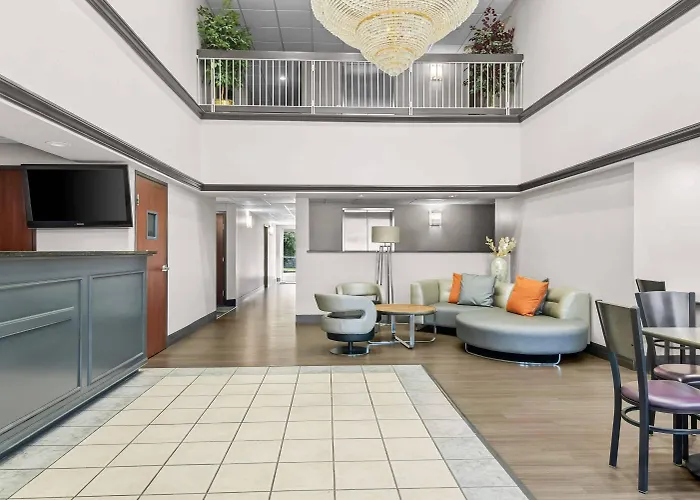 Super 8 By Wyndham Weatherford