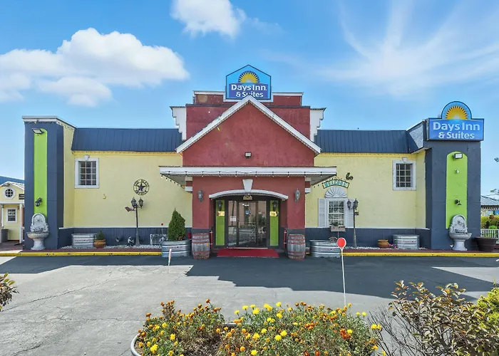 Days Inn & Suites By Wyndham Terre Haute