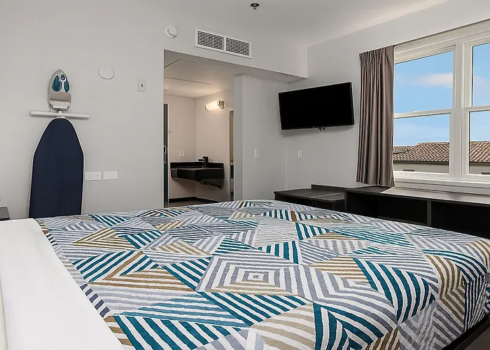 Motel 6-San Diego, CA - Downtown
