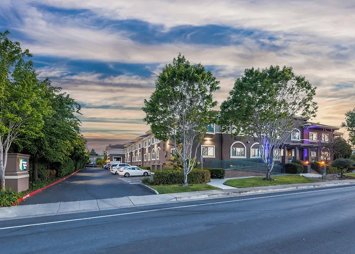 Holiday Inn Express & Suites Mountain View Silicon Valley By Ihg