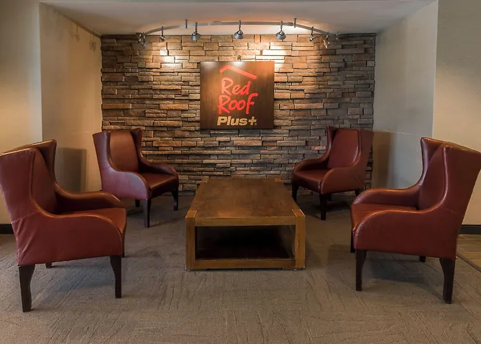 Red Roof Inn Plus Long Island - Garden City