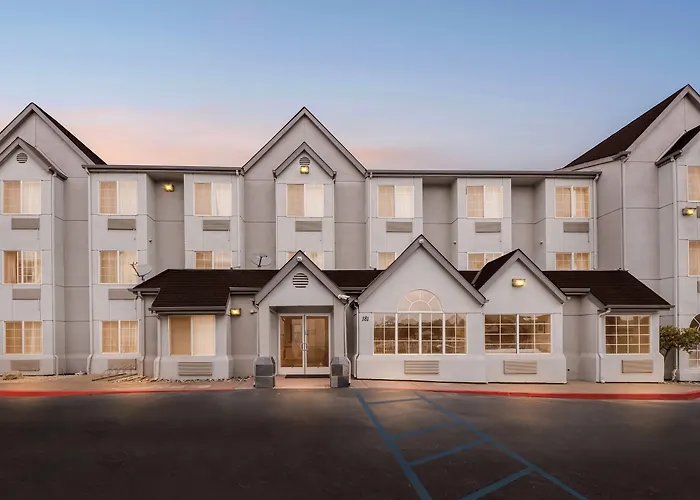 Comfort Inn & Suites Salinas City Center Area