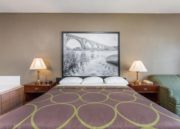 Super 8 By Wyndham Petersburg