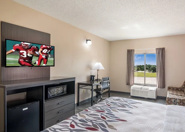 Red Roof Inn & Suites Austin East - Manor