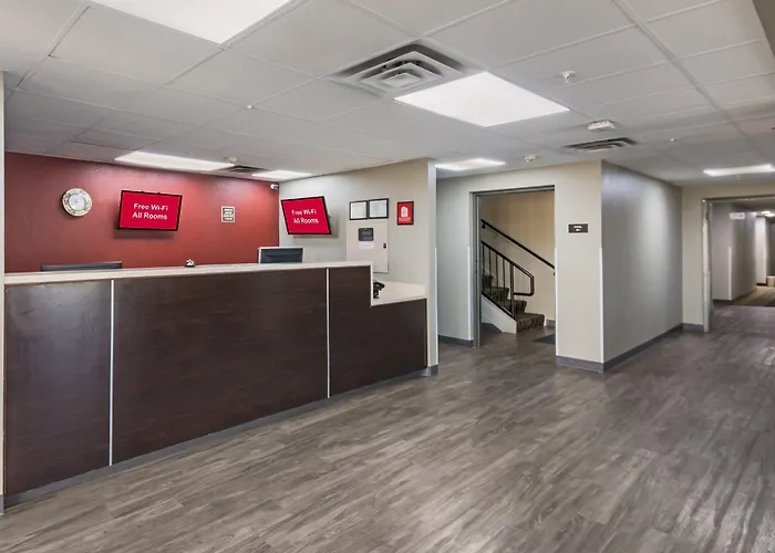 Red Roof Inn & Suites Austin East - Manor
