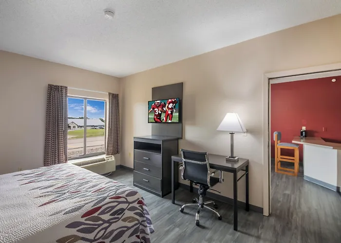 Red Roof Inn & Suites Austin East - Manor