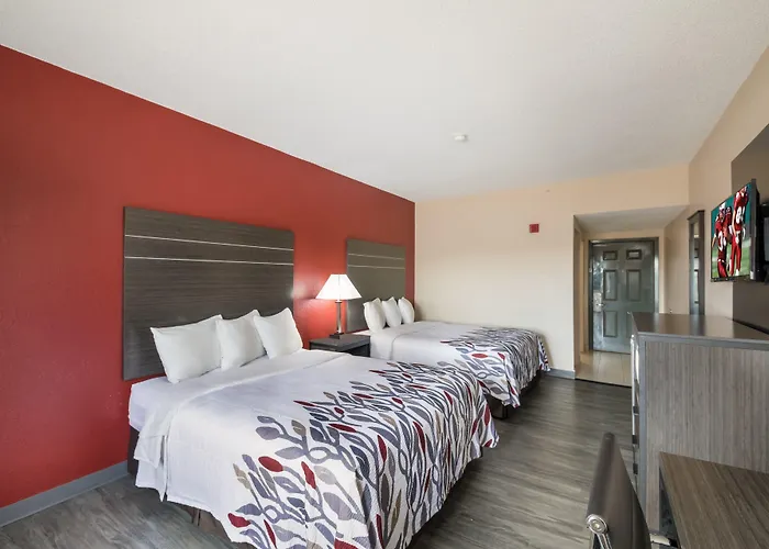 Red Roof Inn & Suites Austin East - Manor