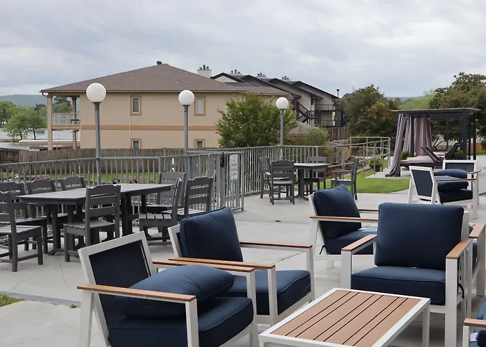 Baymont On The Lake By Wyndham Hot Springs