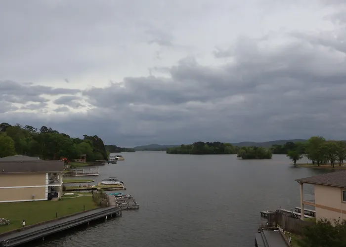 Baymont On The Lake By Wyndham Hot Springs