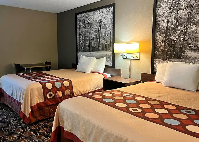 Super 8 By Wyndham Evansville North