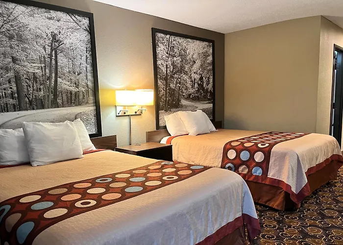 Super 8 By Wyndham Evansville North