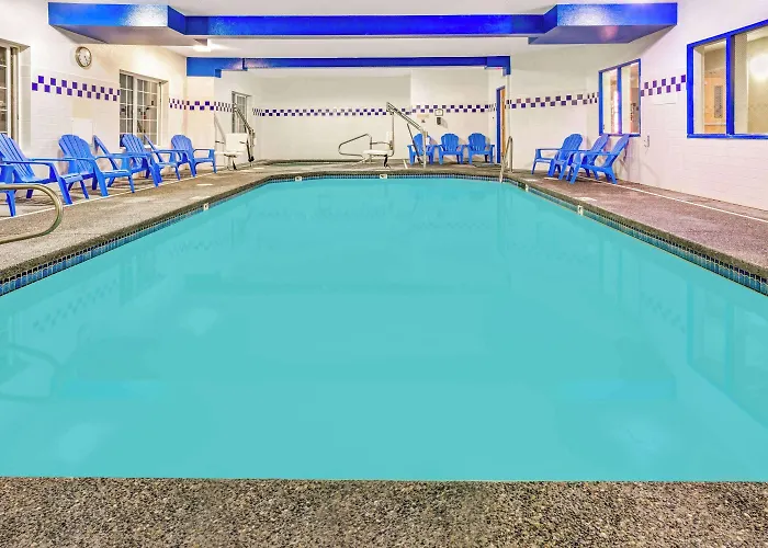 Days Inn & Suites By Wyndham Gresham