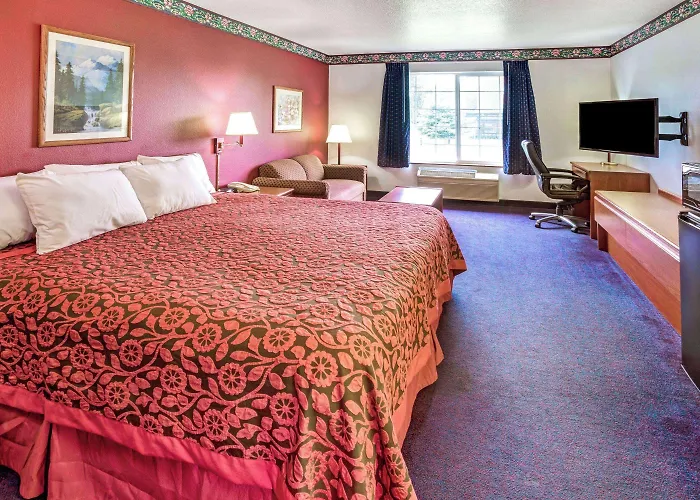 Days Inn & Suites By Wyndham Gresham