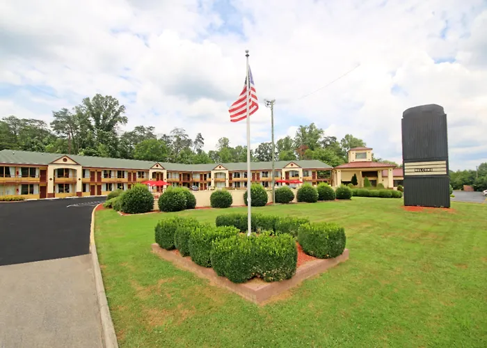 Americas Best Value Inn Pilot Mountain
