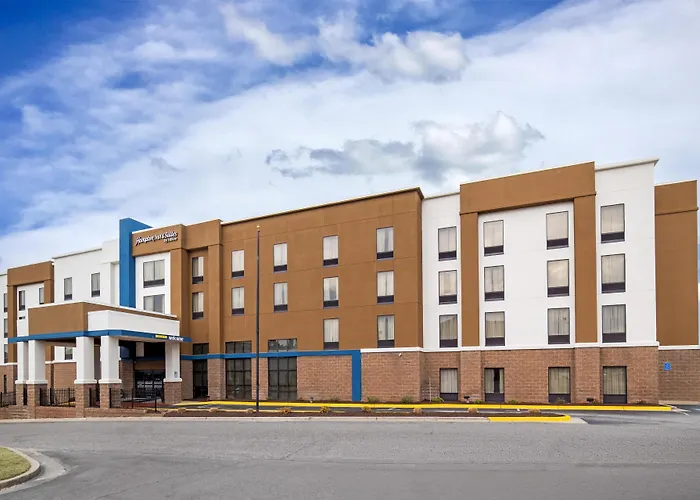 Hampton Inn & Suites Augusta West
