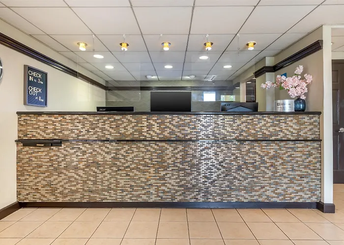 Surestay Hotel By Best Western East Brunswick
