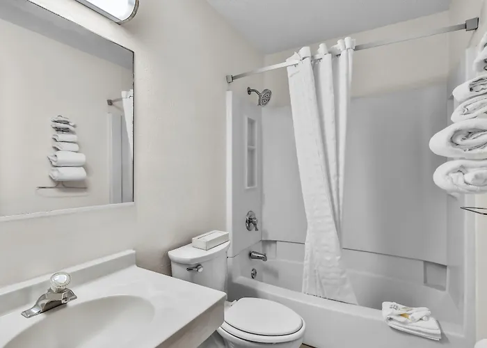 Super 8 By Wyndham East Stroudsburg - Poconos