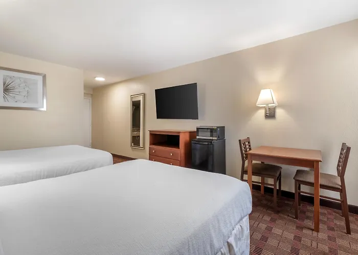 Surestay Hotel By Best Western East Brunswick