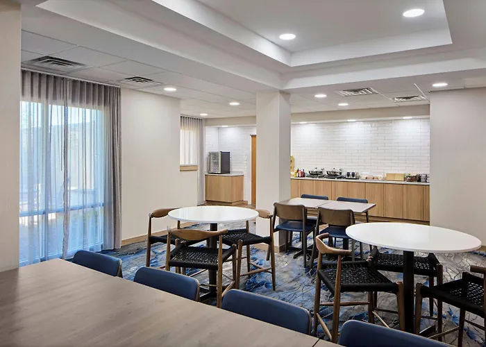 Fairfield Inn & Suites Cleveland Avon