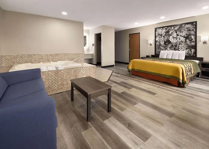 Super 8 By Wyndham Burnham/Lewistown