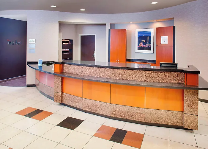 Courtyard By Marriott Roanoke Airport