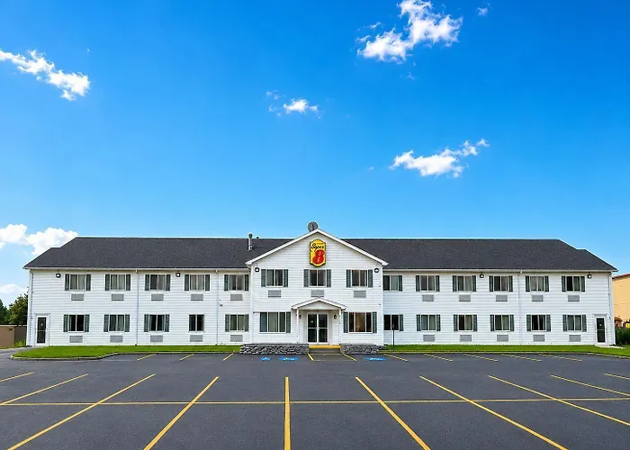 Super 8 By Wyndham Canandaigua