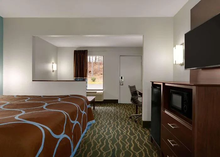 Super 8 By Wyndham Pearl/Jackson Airport