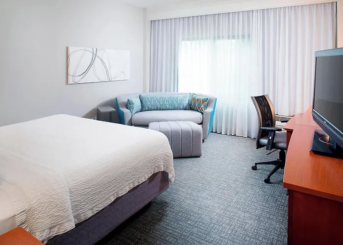 Courtyard By Marriott Roanoke Airport