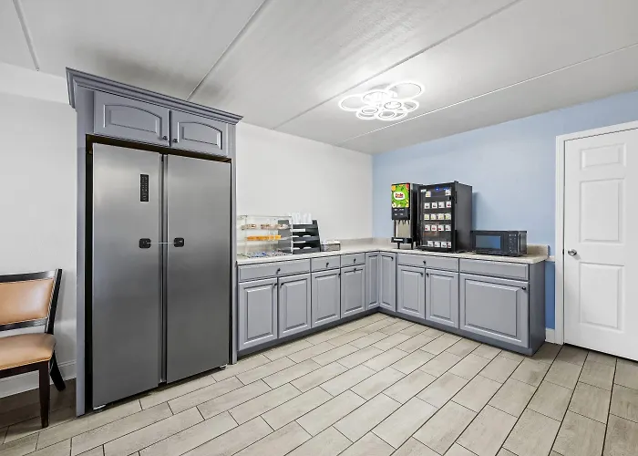 Super 8 By Wyndham Kingsport /I-81