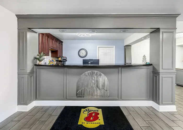 Super 8 By Wyndham Kingsport /I-81