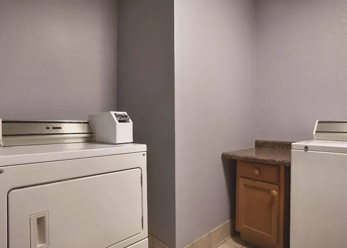 Country Inn & Suites By Radisson, Cottage Grove, Mn