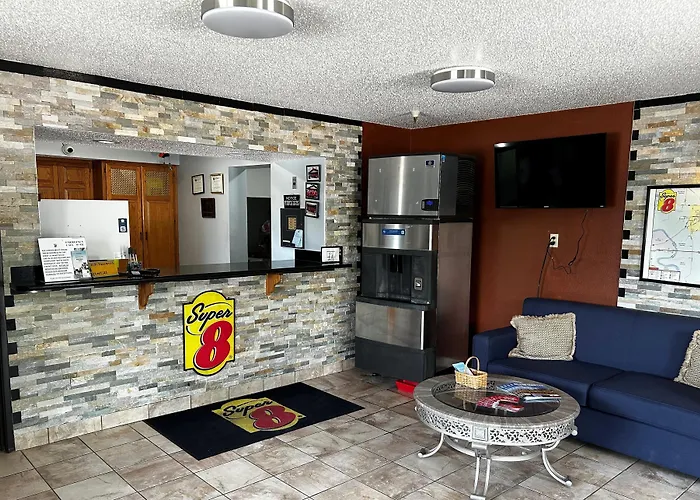 Super 8 By Wyndham Boone