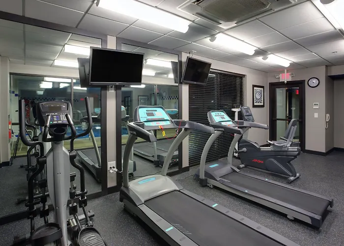 Holiday Inn Express Hotel & Suites Meadowlands Area By Ihg